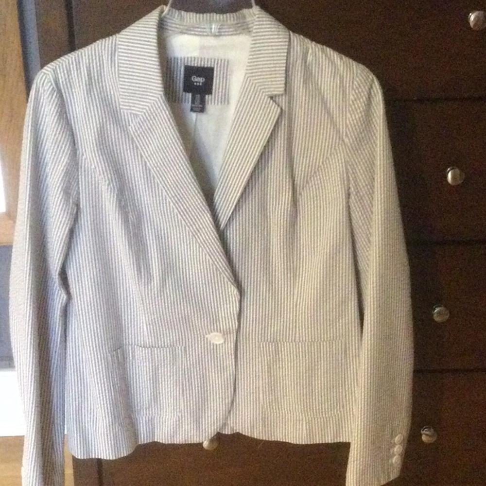 Gray seersucker lady blazer from Gap sz 8